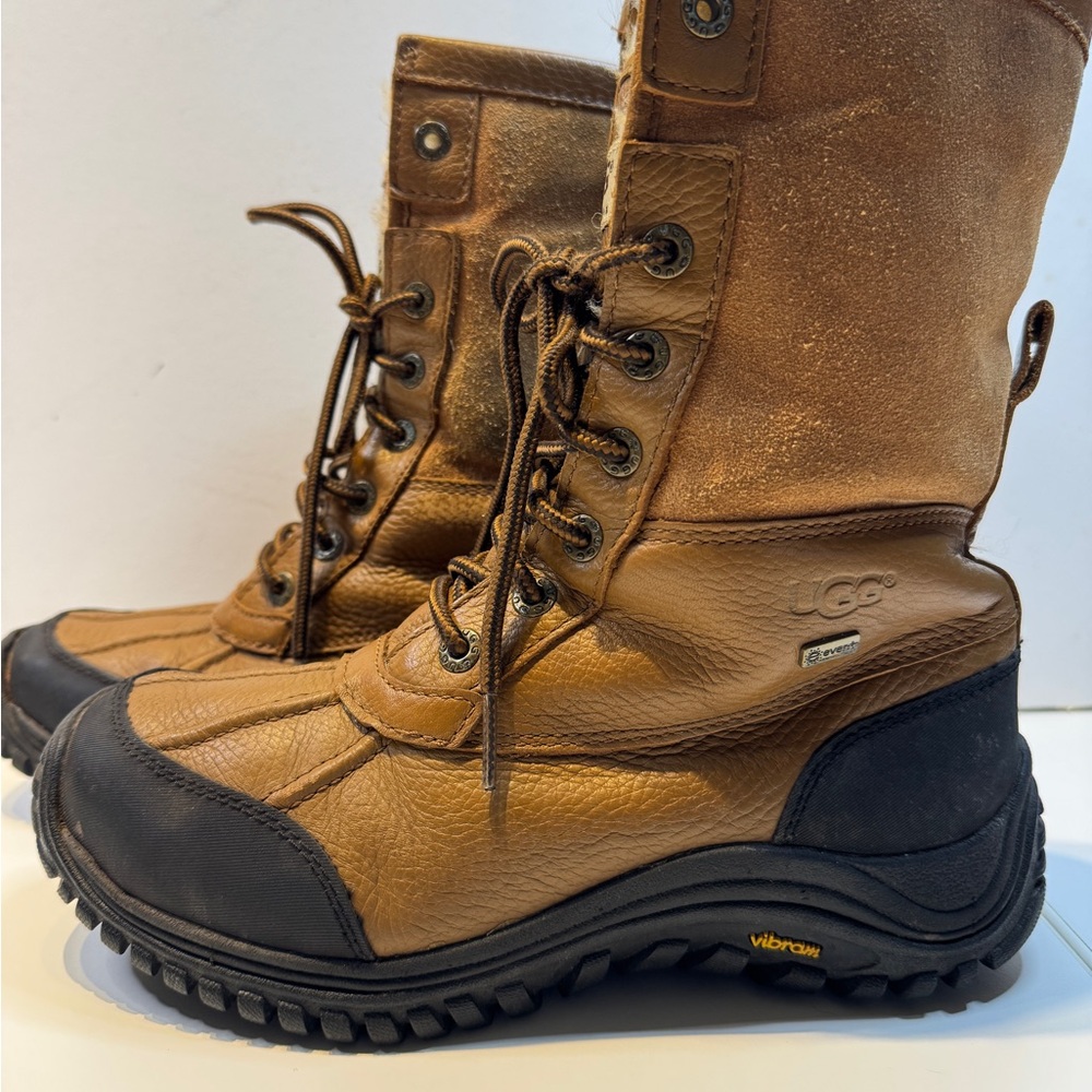 UGG Women’s Addinorack III - Tan and Black Leather Boots - Waterproof!!